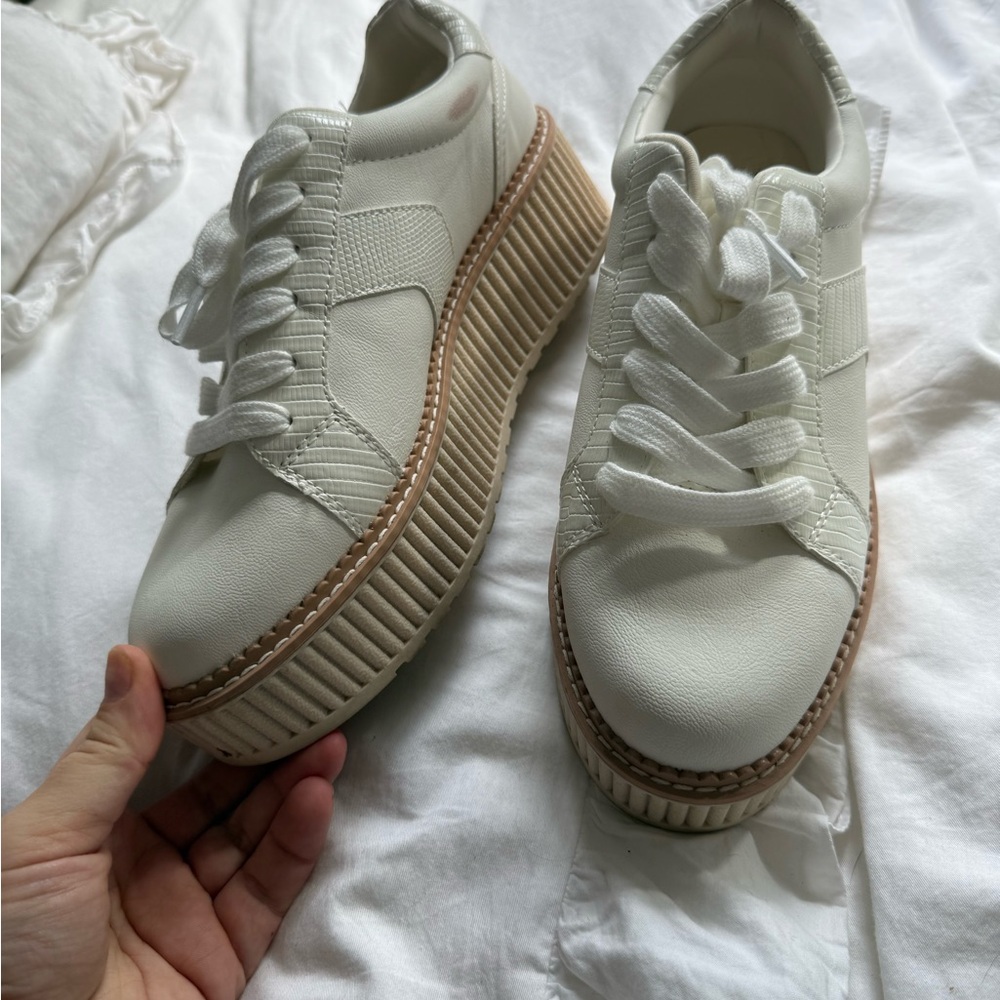 Dolce Vita Cream Platform Sneakers - Picture 2 of 4